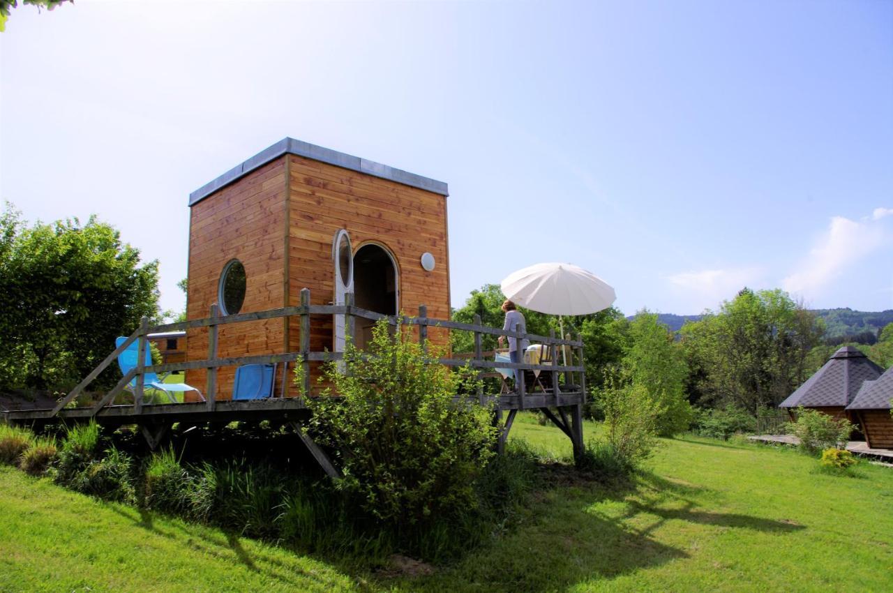 Les Roulottes Et Cabanes Du Livradois Konuk evi Cunlhat Dış mekan fotoğraf