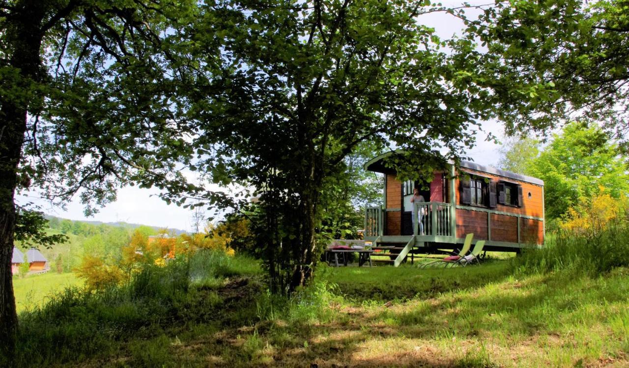 Les Roulottes Et Cabanes Du Livradois Konuk evi Cunlhat Dış mekan fotoğraf